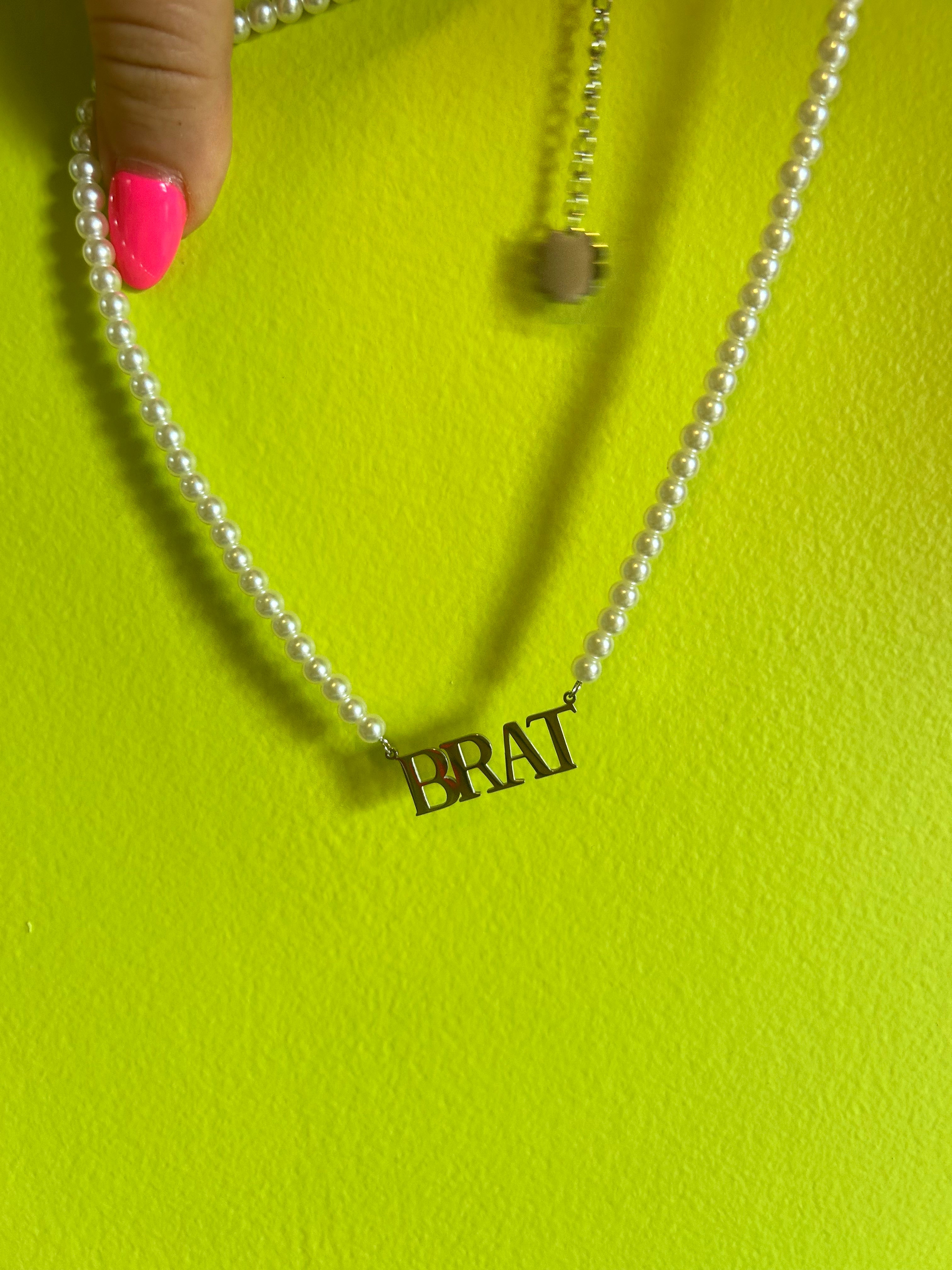 Brat Pearl Necklace - The Peach Fuzz