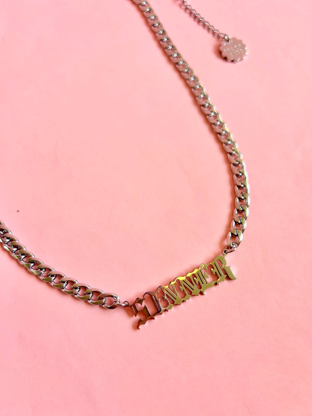 Sinner Nameplate Necklace - The Peach Fuzz