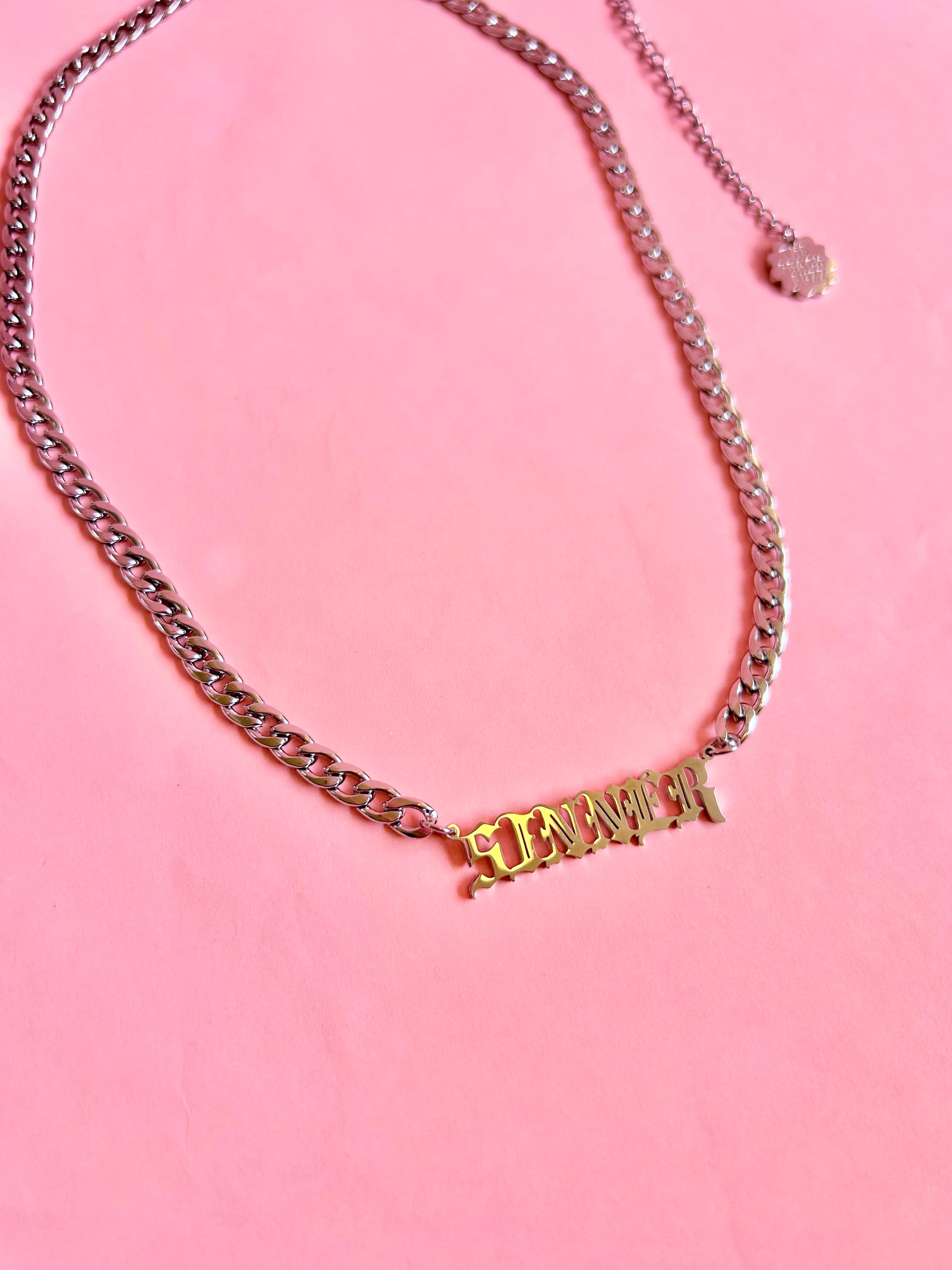 Sinner Nameplate Necklace - The Peach Fuzz