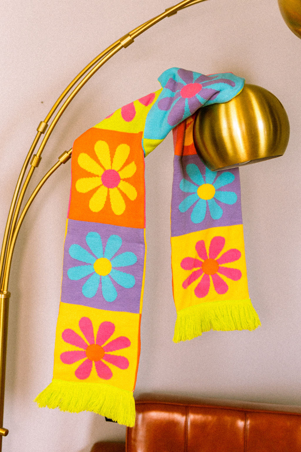 Daisy Knit Scarf - the Peach Fuzz