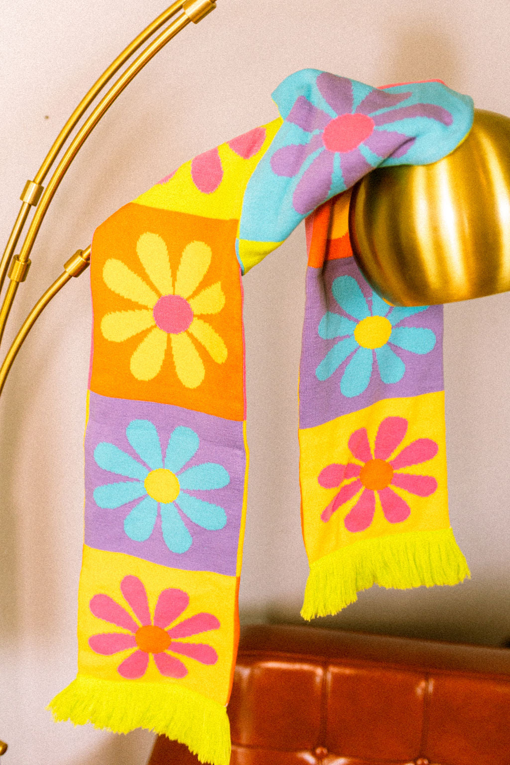 Daisy Knit Scarf - the Peach Fuzz